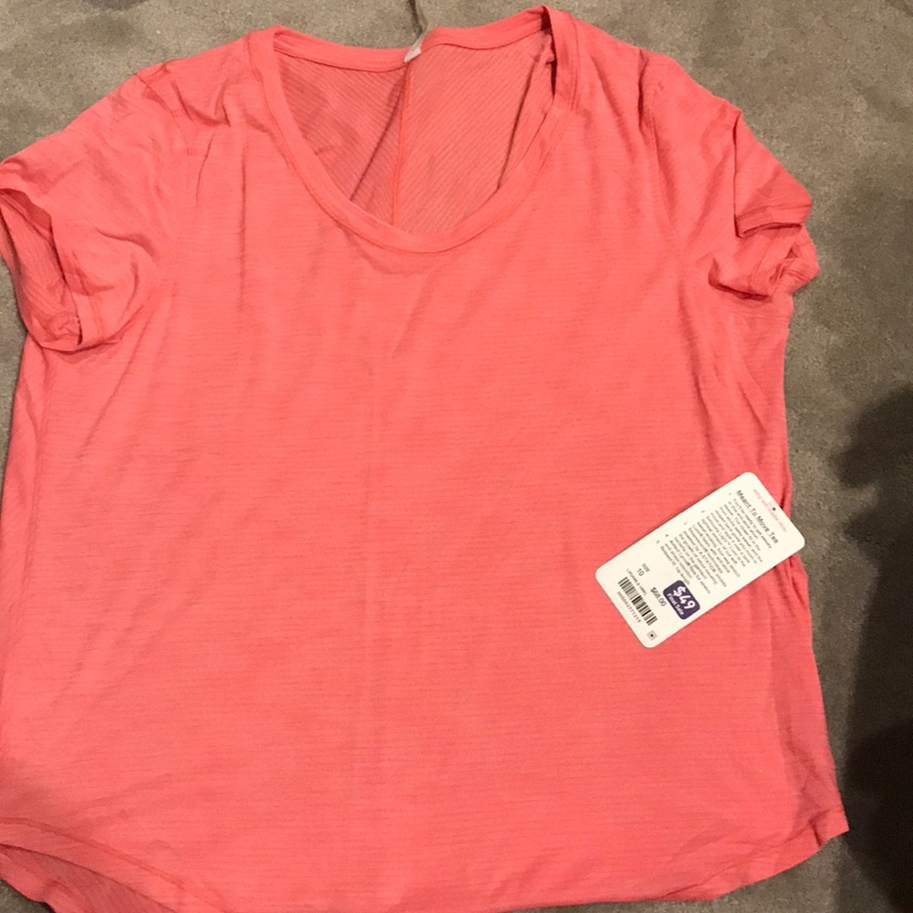 Nwt lululemon meant to move tee